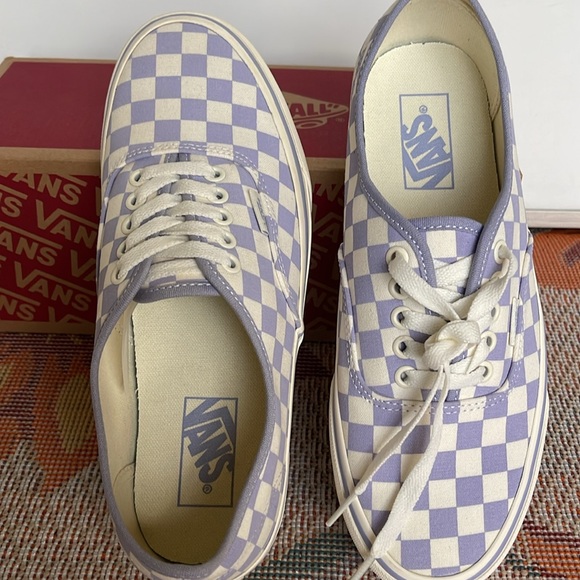 Vans WMNS Authentic
Checkerboard Lilac
VN000BW5LLC
Sneakers - Picture 12 of 16